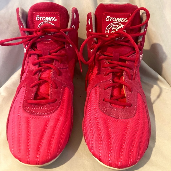 OTOMIX PINK & WHITE STINGRAY GYM SHOE FEMALE, SIZE 8 1/2 - Picture 1 of 7